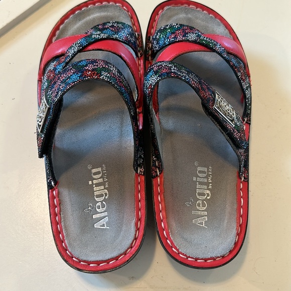 Alegria Floral Leather Sandals Botanicool Red Black Adjustable Fits Size 8 - Picture 2 of 5